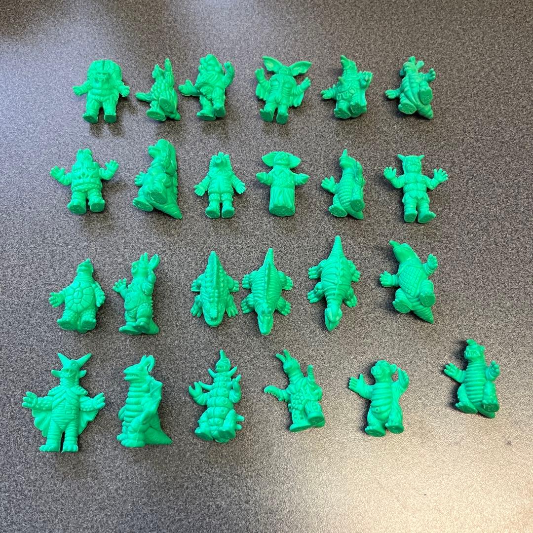 ウルトラマン怪獣消しゴム緑バラ売りOK‼️