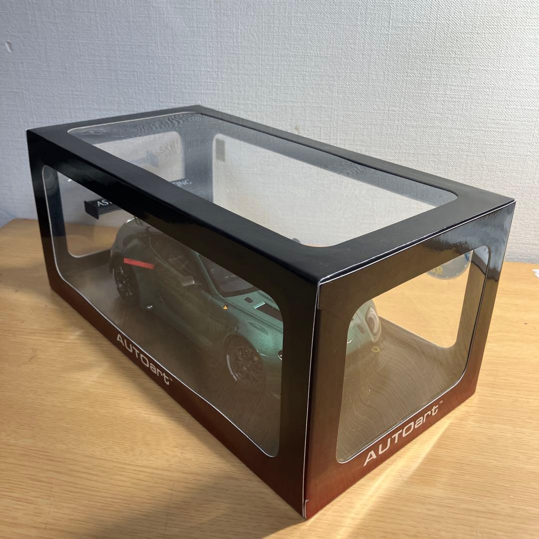 1/18 ASTON MARTIN VANTAGE V12 GT3(グリーン)