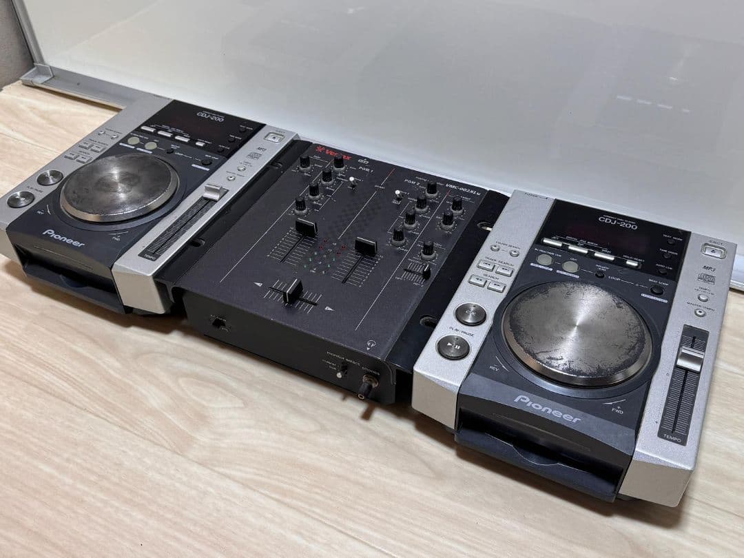 Pioneer、Vestax CDJ-200 & VMX-002XLU セット