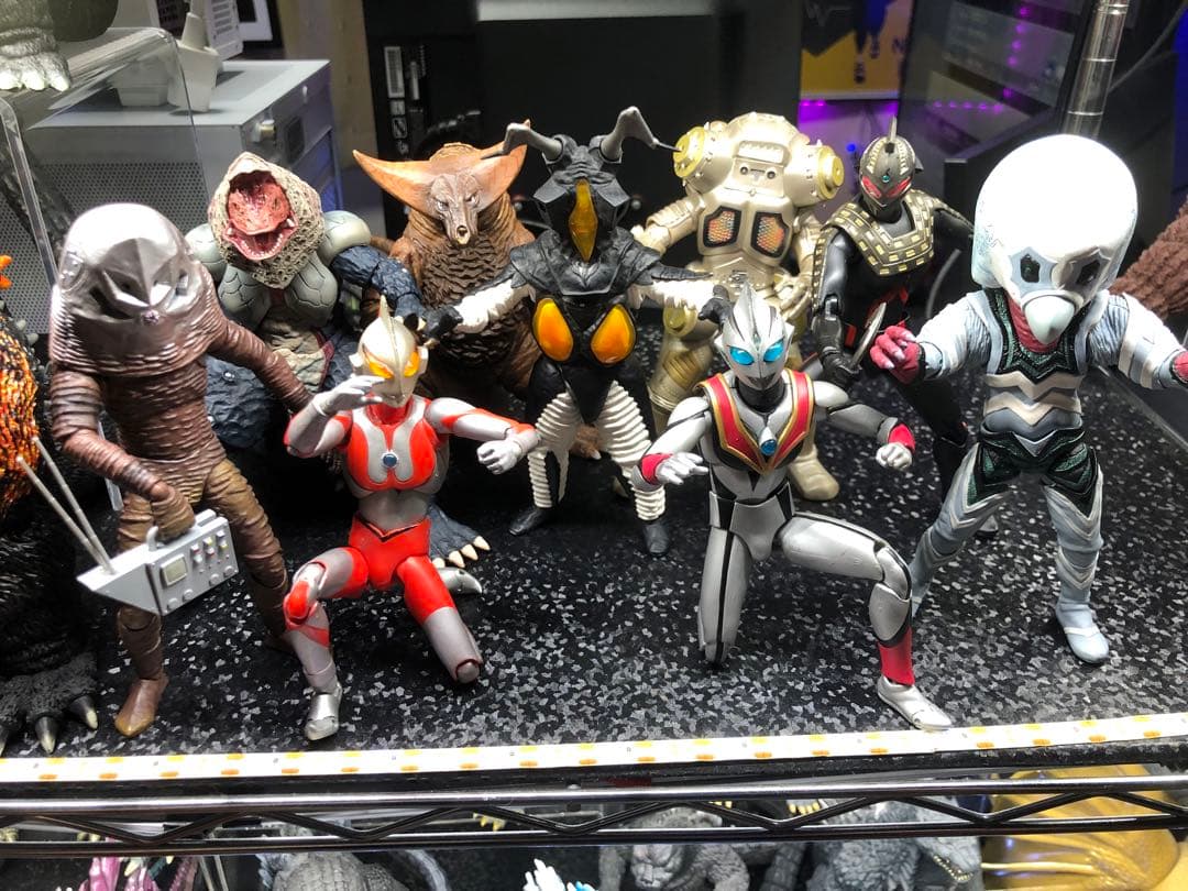 S.H.Figuarts 怪獣9体セット WEDS マーベリック 010 SL 19インチ！！ 山ありタイヤ4本セット