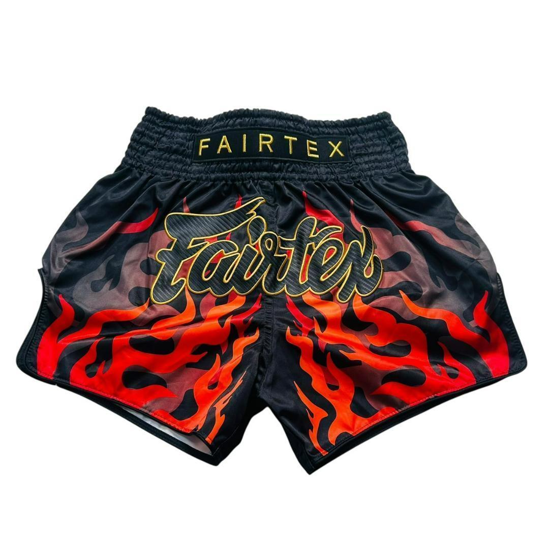 Fairtex キックミット 赤と黒 Fairtex キックミット 白黒赤 Amazon
