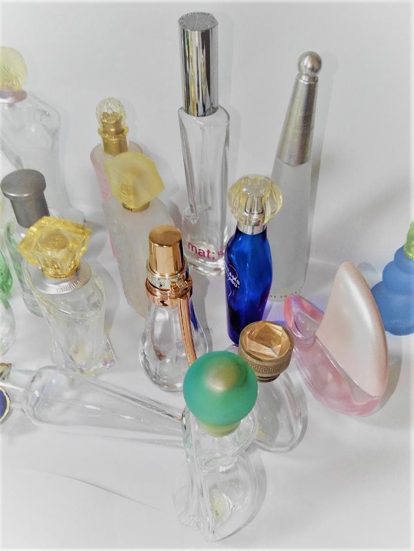 香水 空瓶 いろいろな香水のボトルのみ コレクションにいかが？ 送料無料②