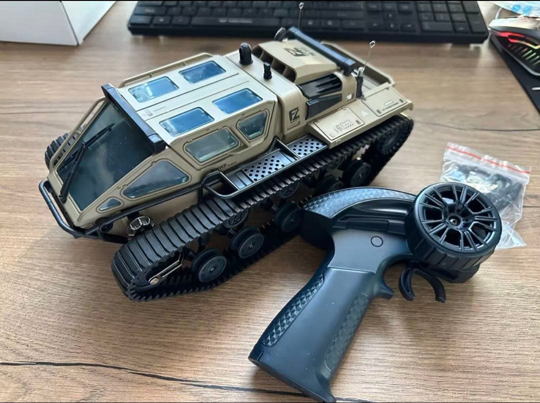 JJRC C8812 LED ライトフルスケールタンク