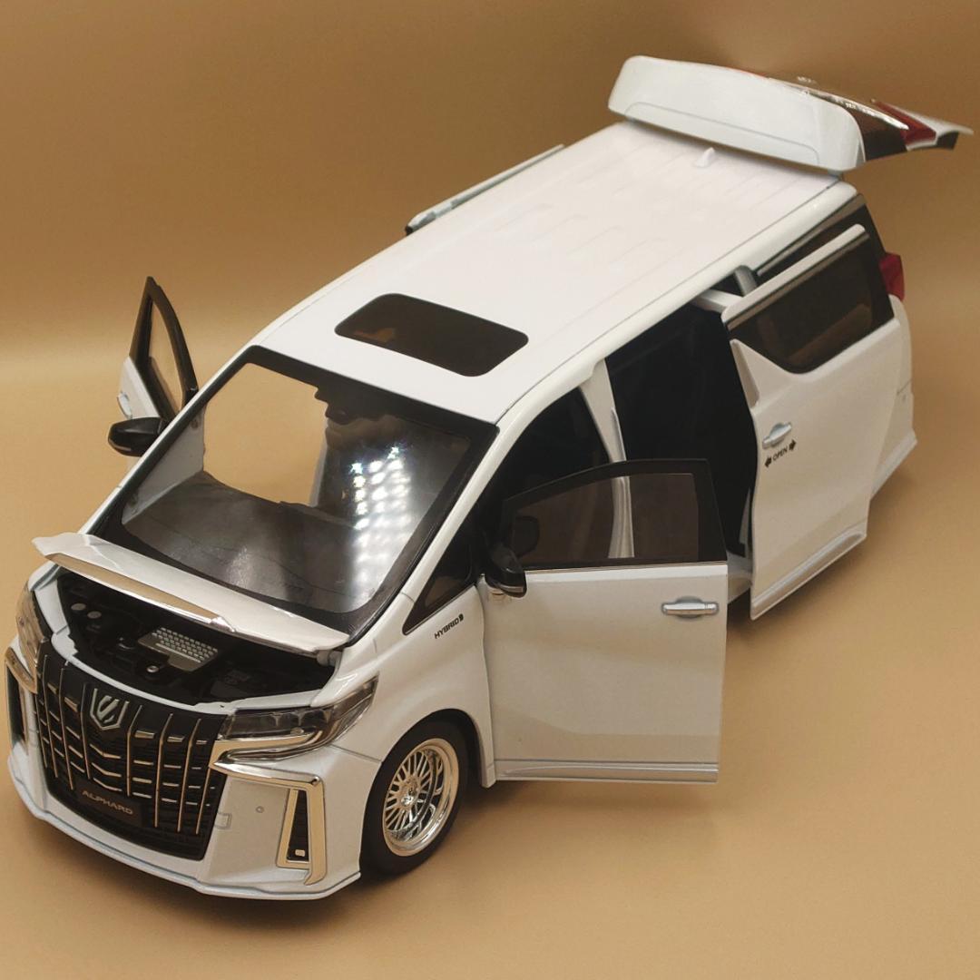 1/18 トヨタ アルファード ホワイト サウンド＆ライト ダイキャストミニカー