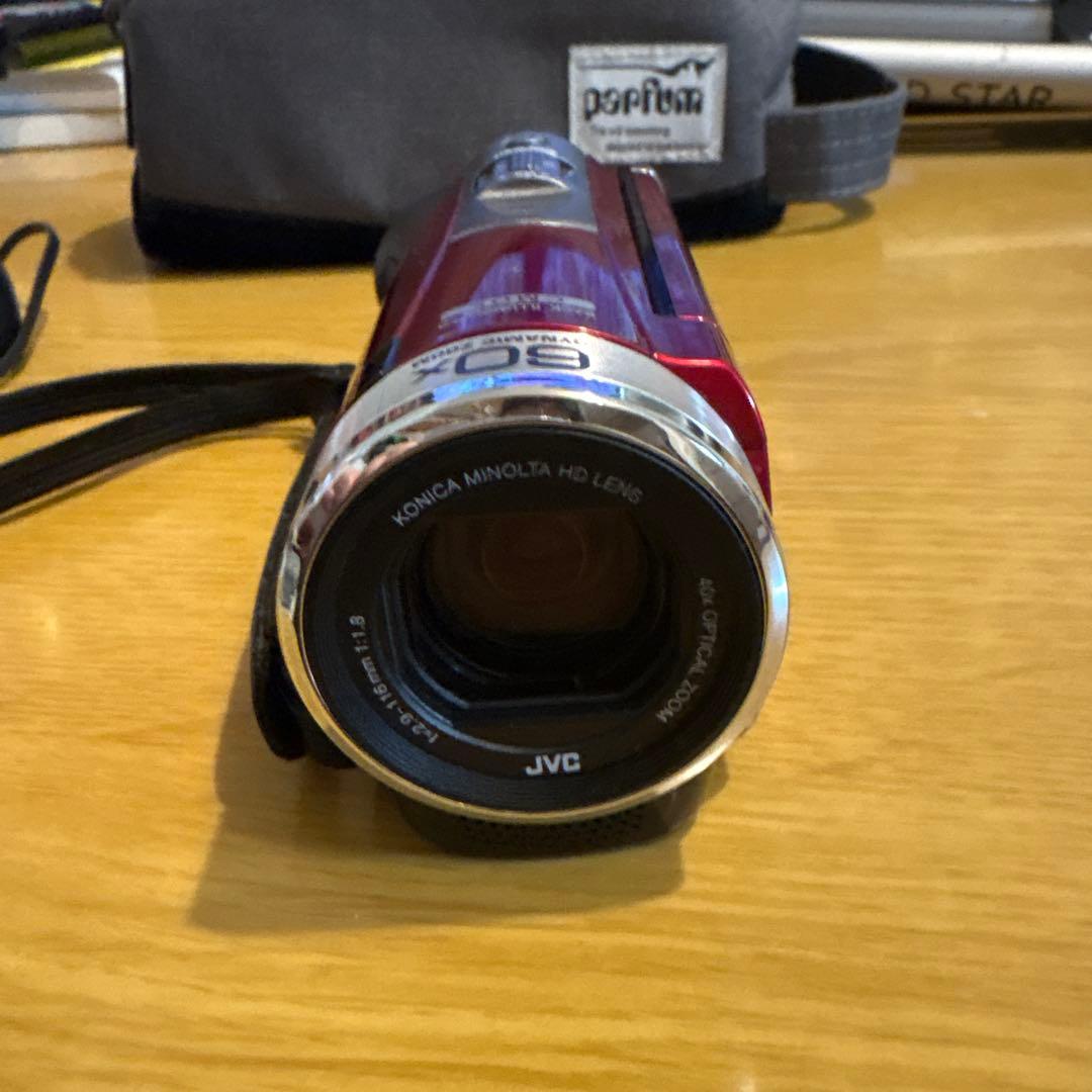 【動作品】JVC ビデオカメラ 赤色 三脚 HDMIケーブル付き