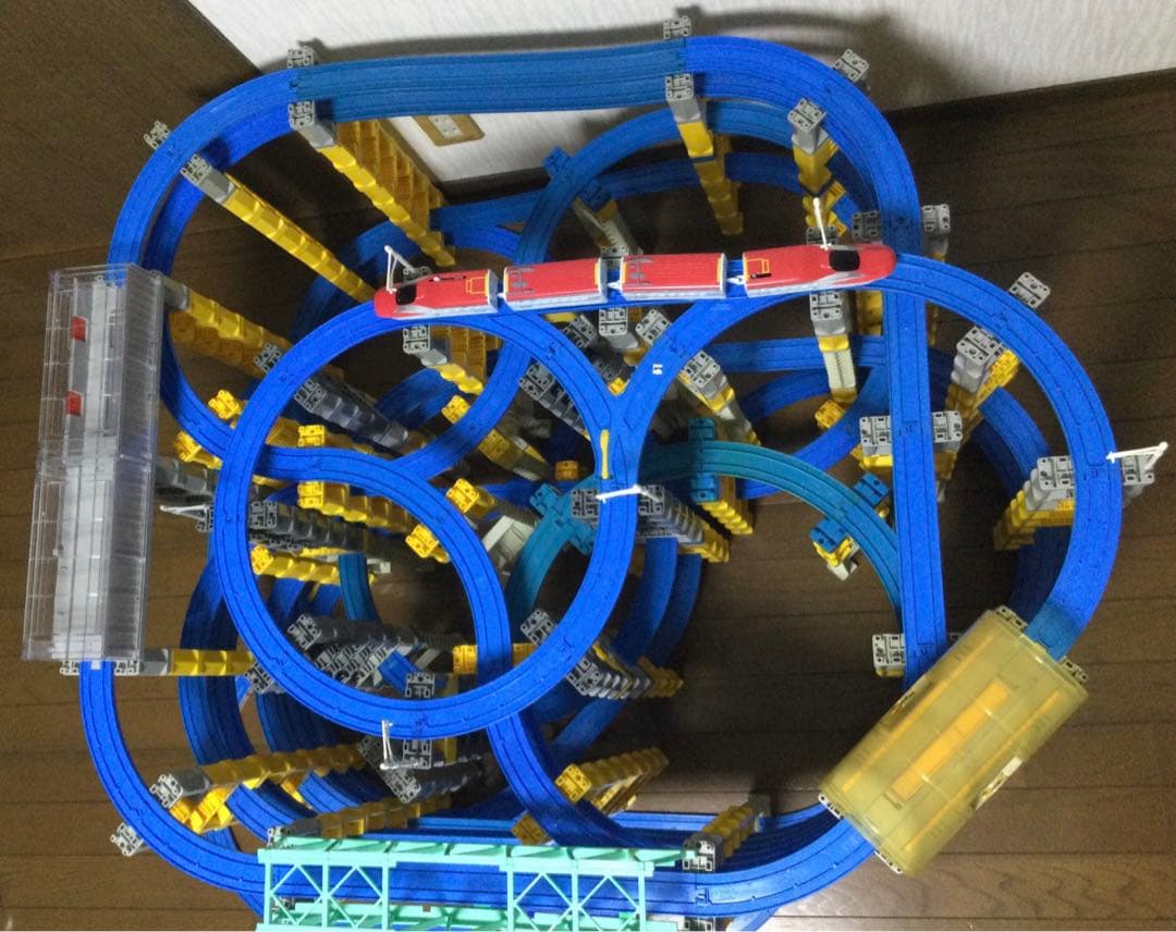 プラレール線路 立体タワーレイアウト - メルカリ