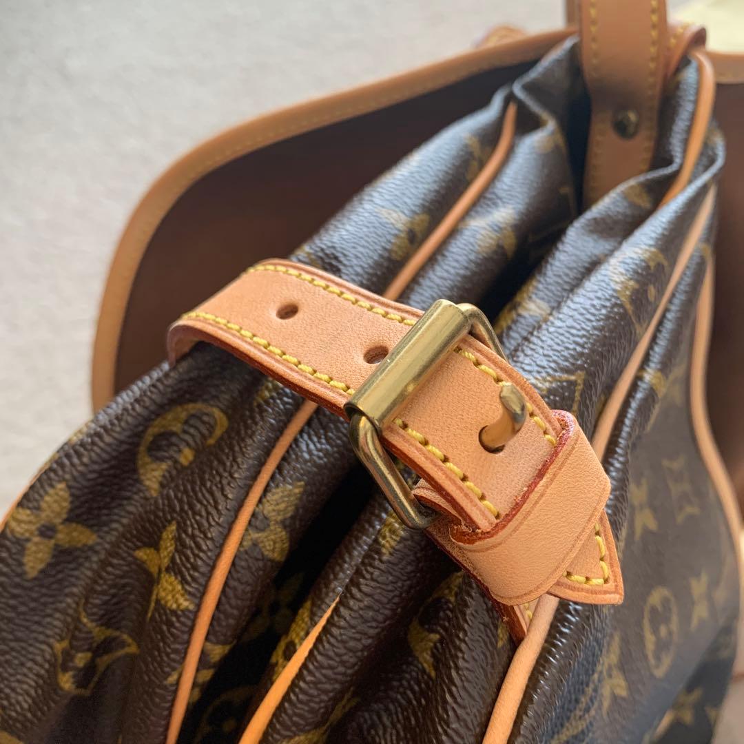 Louis Vuitton ソミュール　モノグラム ショルダーバッグ