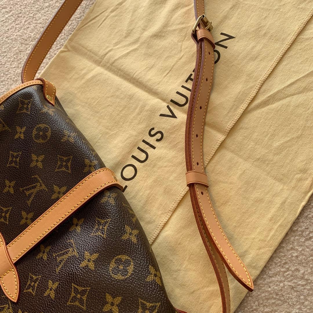 Louis Vuitton ソミュール　モノグラム ショルダーバッグ
