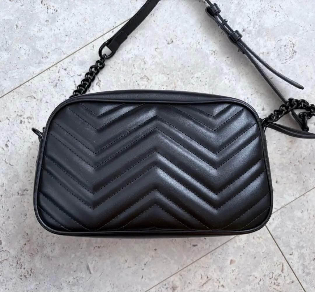 GUCCI GGマーモント キルティング スモール ショルダーバッグ