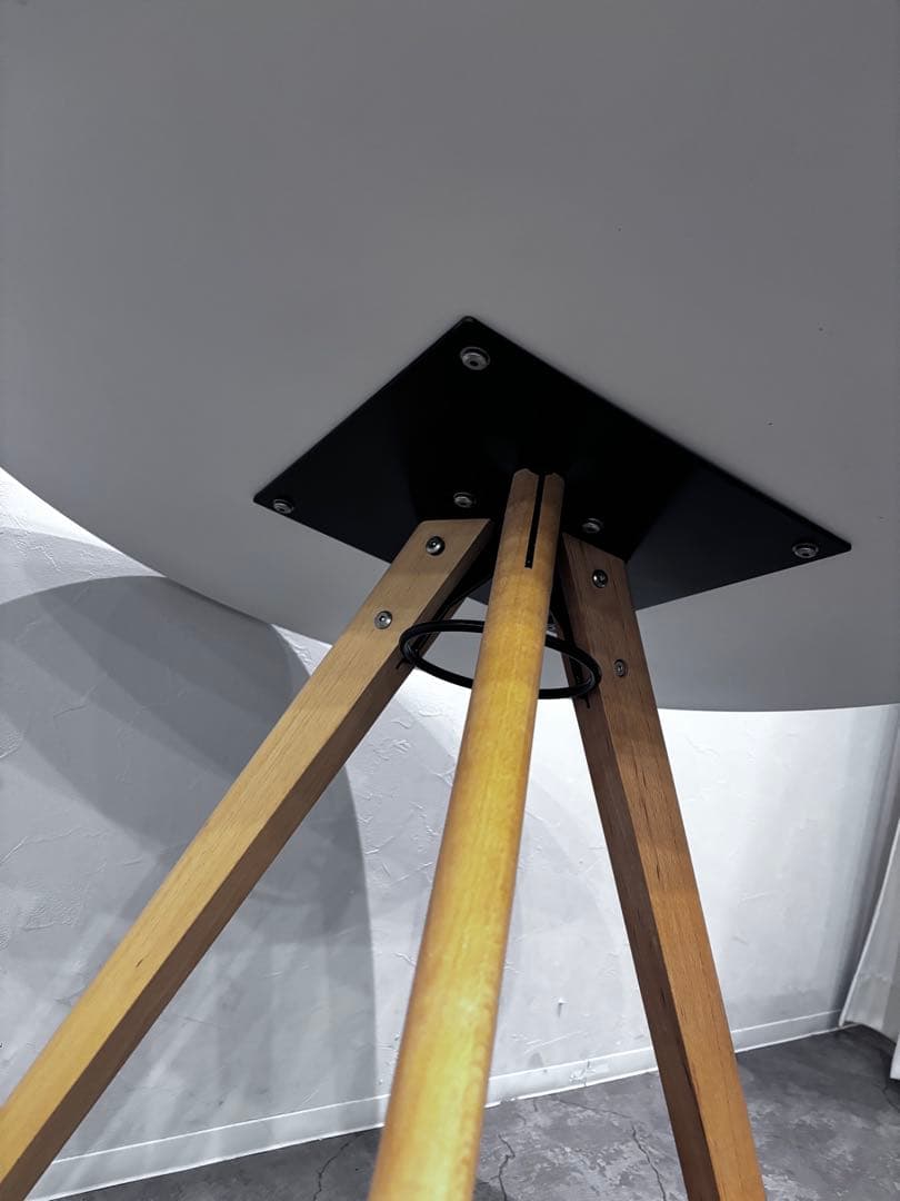 HAYに似た 円形白ダイニングテーブル 韓国風 カフェテーブル 北欧風