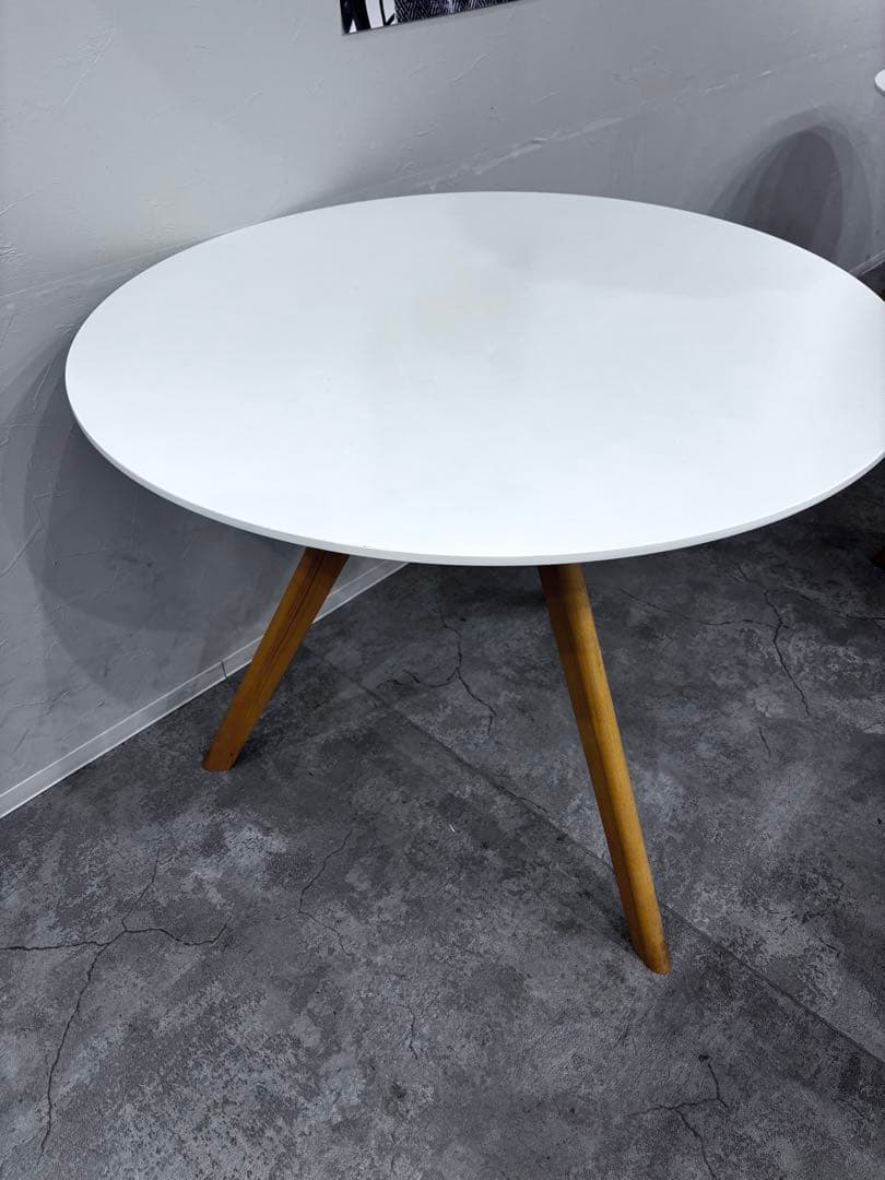 HAYに似た 円形白ダイニングテーブル 韓国風 カフェテーブル 北欧風