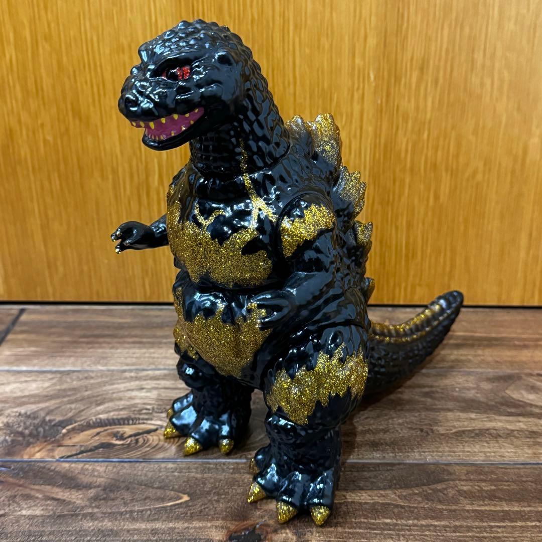 安楽安作デストロイアメディコムトイ