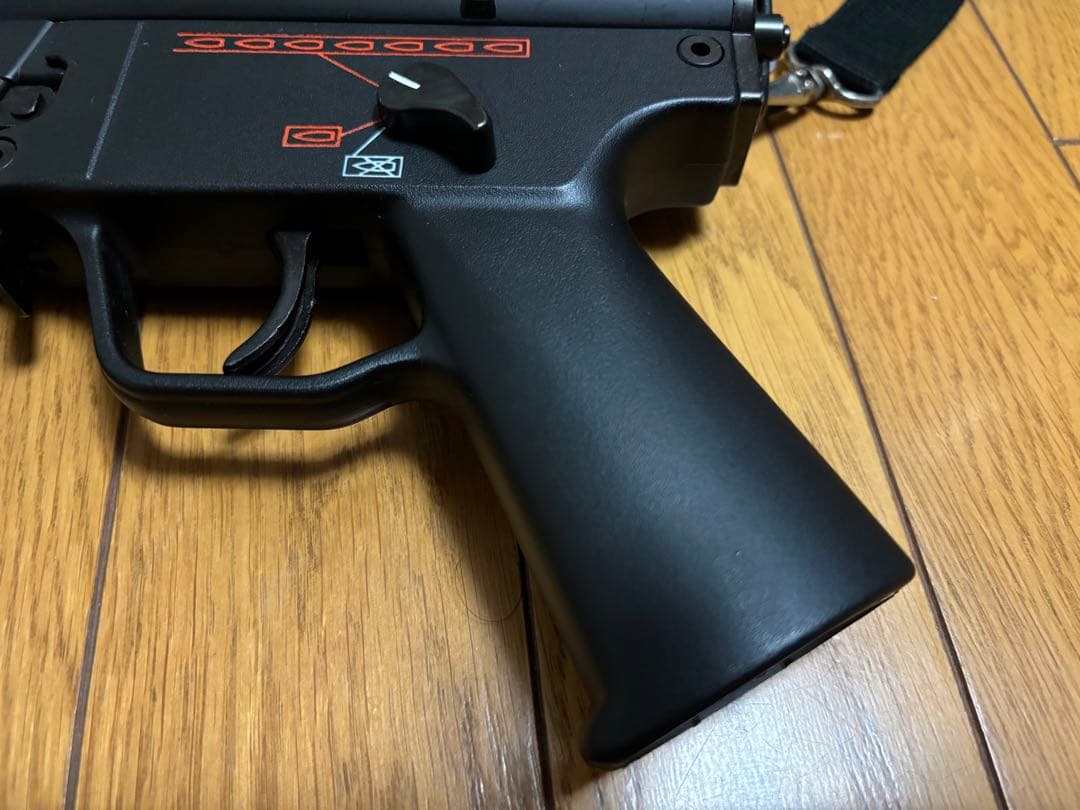 東京マルイ　MP5K A4　電動ガン　スリング、多段マグ4本、マガジンポーチ付属