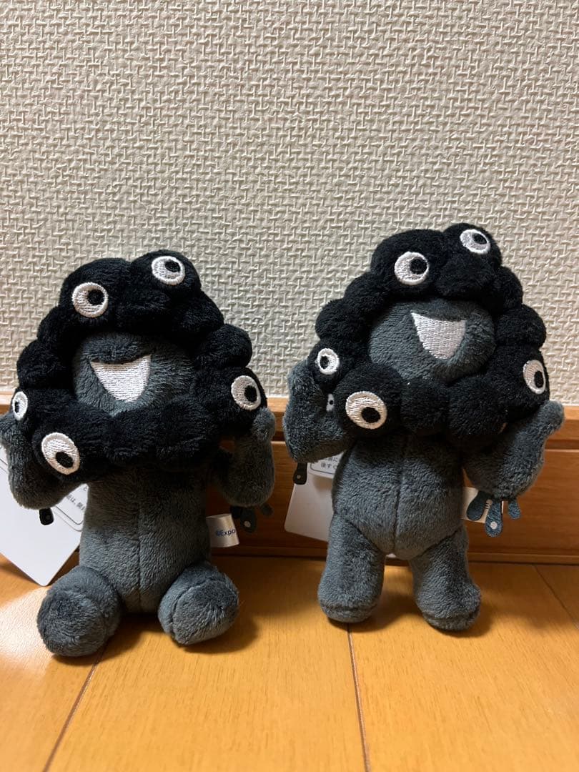 万博　黒ミャクミャク　貯金箱　ソフビ　 ぬいぐるみ　 マスコット　ミニタオル