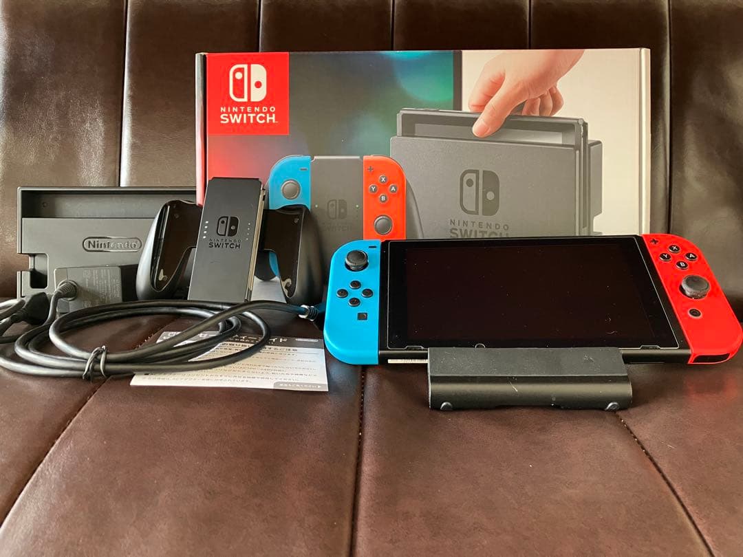 Nintendo Switch初期型ネオンブルー×ネオンレッド、ホリパッド付き