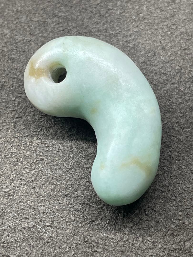 弥生〜古墳時代糸魚川翡翠勾玉出土品