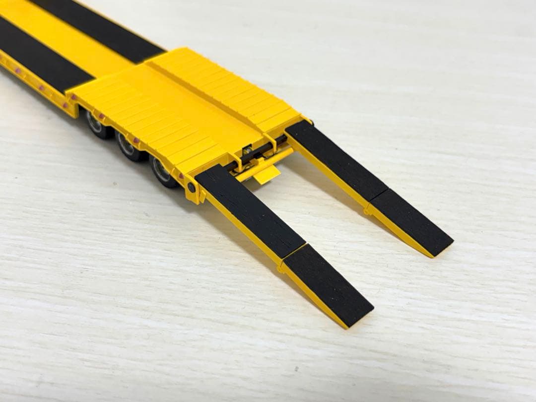 Dodge様専用 1/50 3軸低床トレーラー自動あゆみ付 重機 建機