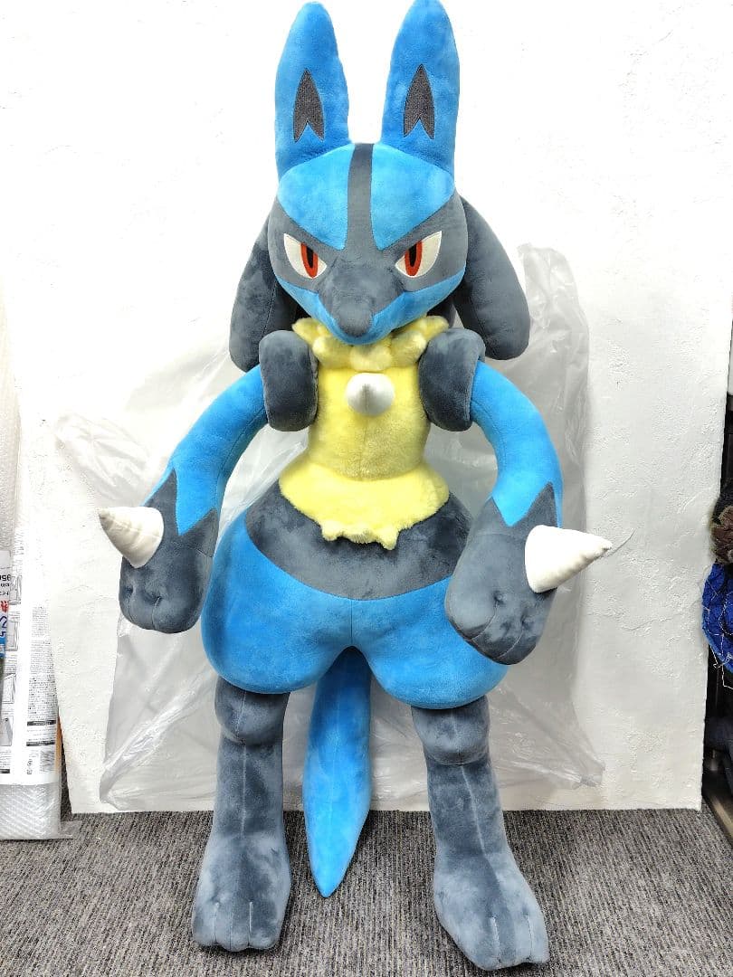 ポケモンセンター ルカリオ 等身大ぬいぐるみ 波動は我にあり！「ぬいぐるみ 等身大ルカリオ」ポケモンセンター