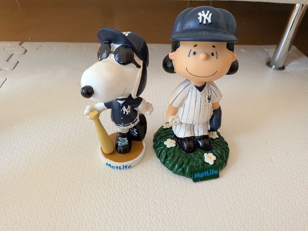 スヌーピー　ボブルヘッド　ヤンキース　mlb 2002 ビンテージ　ルーシー スヌーピー ボブルヘッド ヤンキース mlb 2002 ビンテージ ルーシー