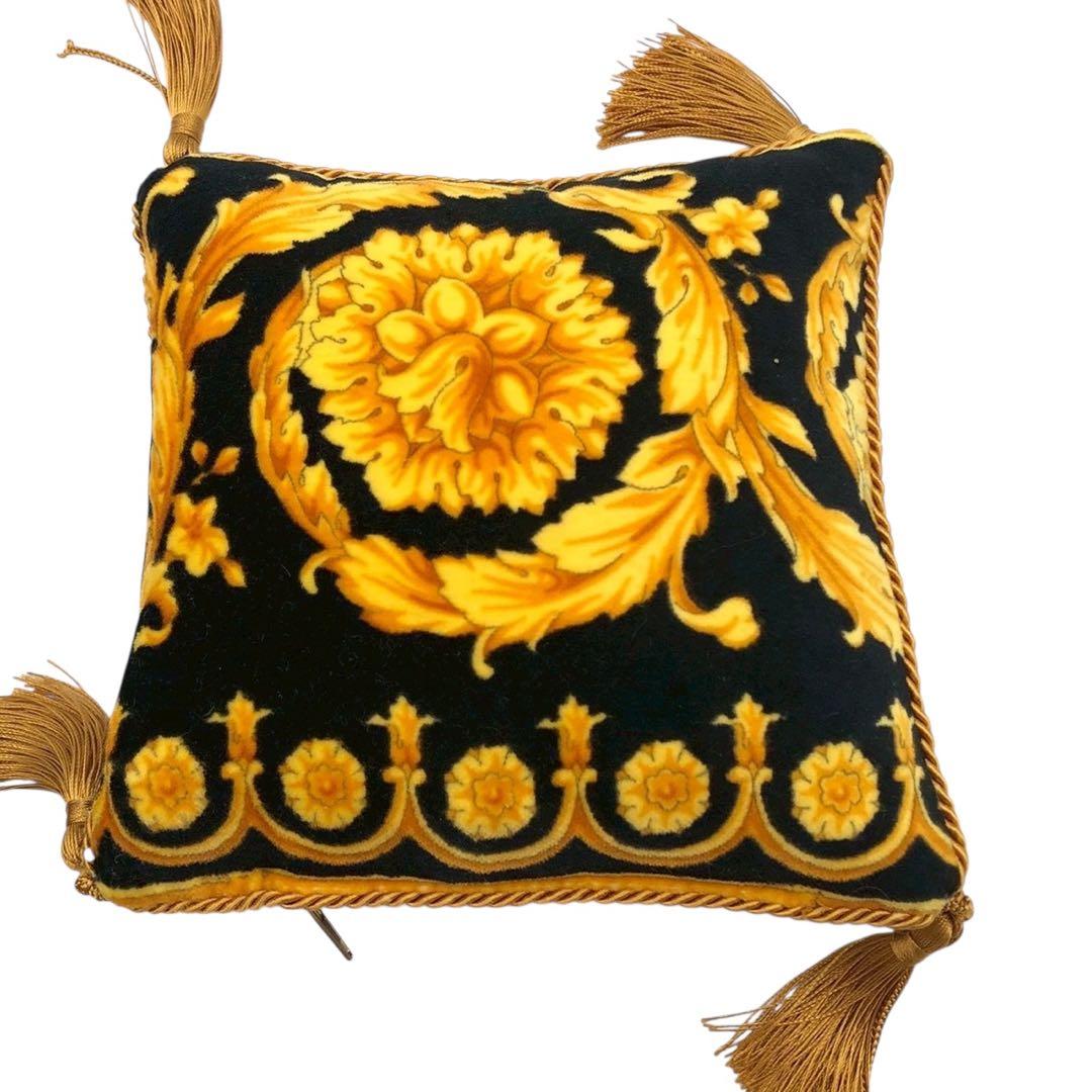 超希少◎ベルサーチ Versace ミニクッション 3個セット マルチカラー