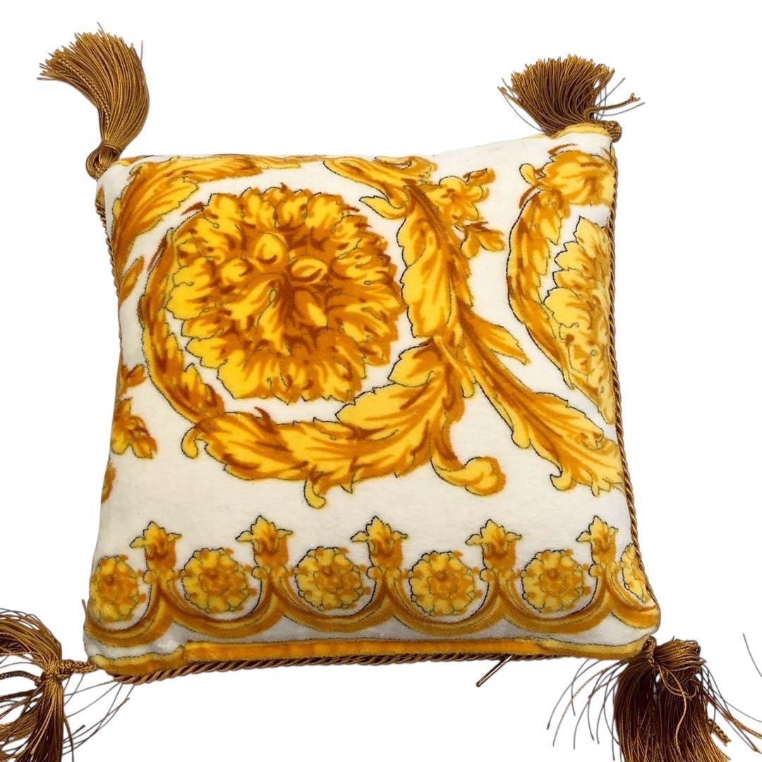 超希少◎ベルサーチ Versace ミニクッション 3個セット マルチカラー