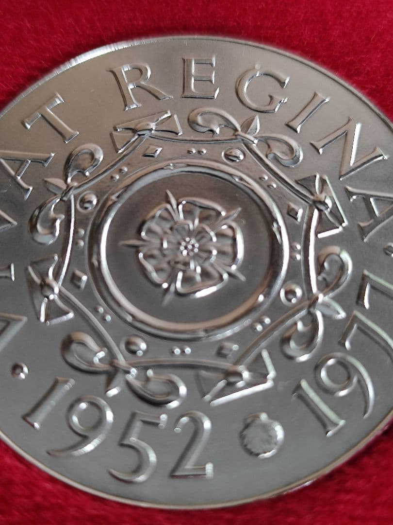 希少】1977 イギリス エリザベス ジュビリー 中型 シルバーコイン銀メダル