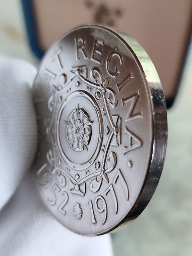 希少】1977 イギリス エリザベス ジュビリー 中型 シルバーコイン銀メダル