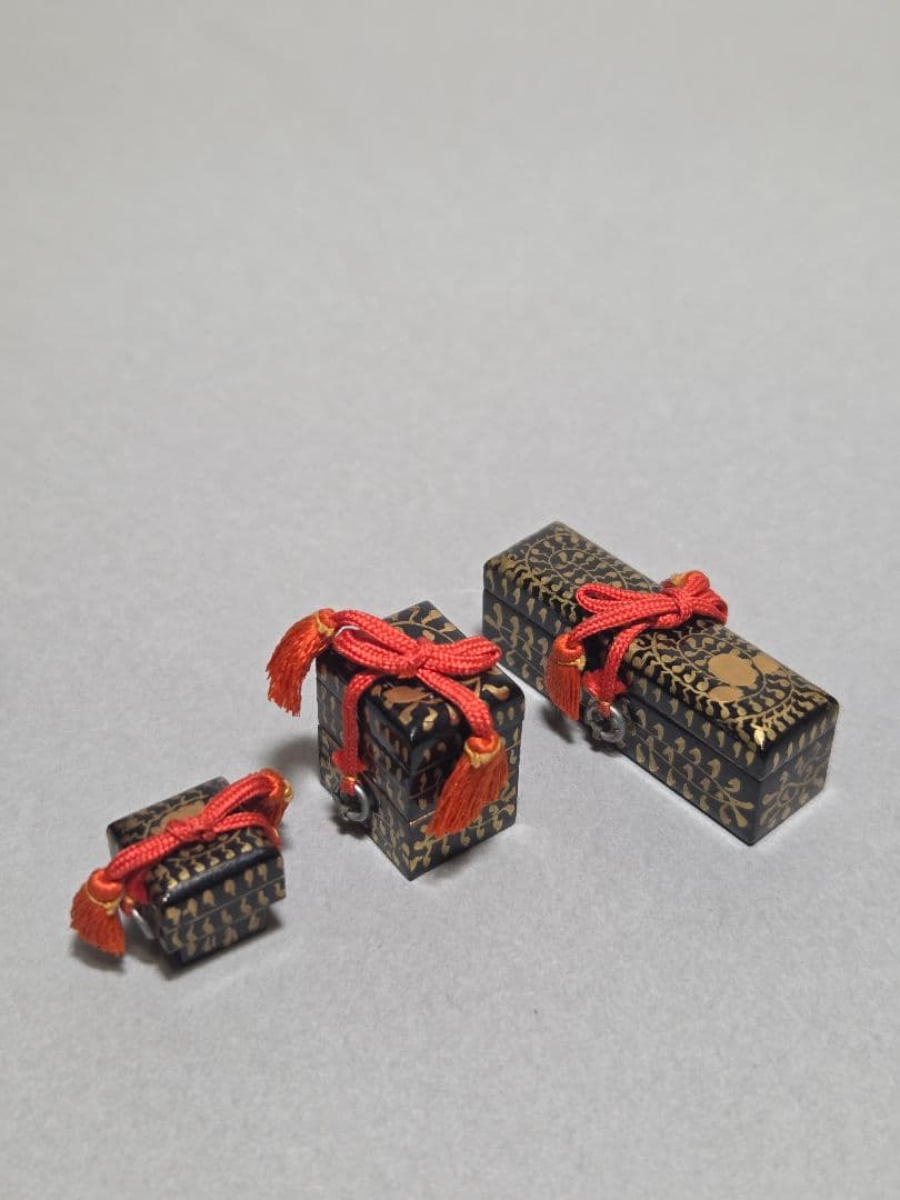 古い小さな小さな雛道具　化粧道具　十三揃