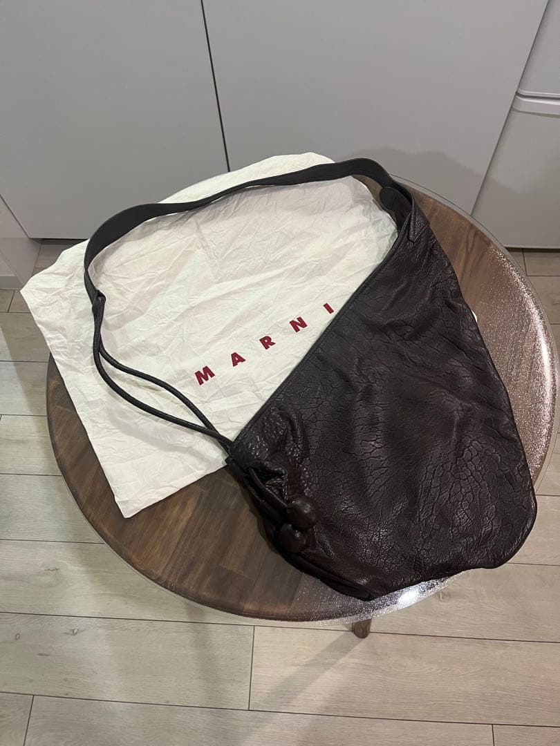 【ステファン】MARNI ナッパレザー スモールホーボーバッグ　ブラウン