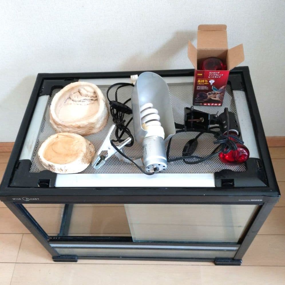 【爬虫類・両生類】NISSO 飼育ケース60センチ＆保温グッズ他 爬虫類・両生類】NISSO 飼育ケース60センチ＆保温グッズ他 爬虫類