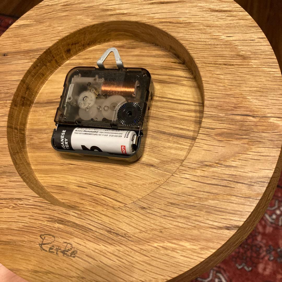 RetRe リツリ 虫食いの掛け時計 楢材 自然虫喰い材 里山再生 丸型