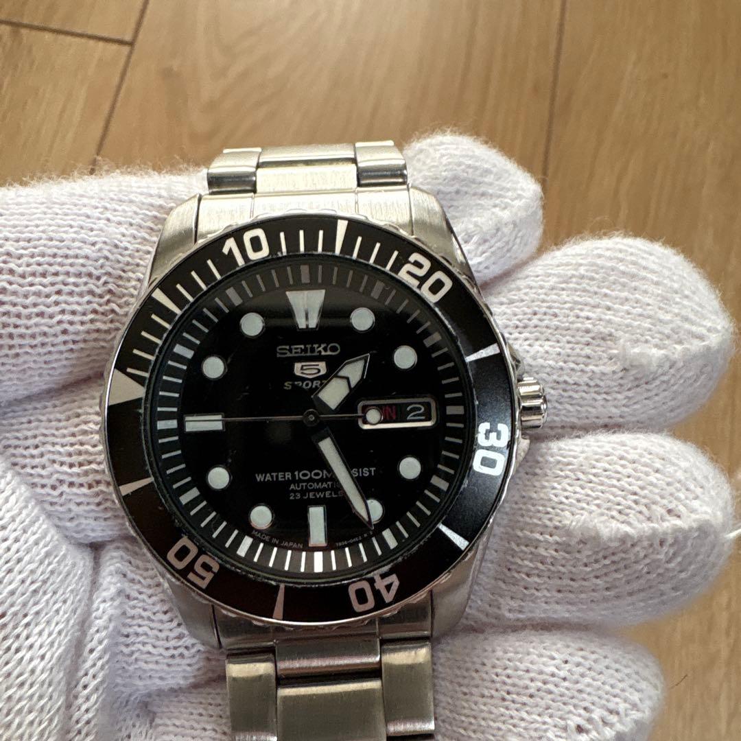 SEIKO 5 SPORTS自動巻き時計 ブラックダイヤル 100m防水