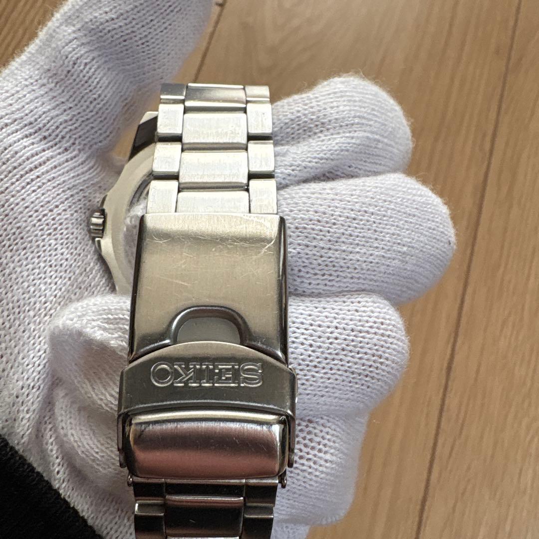 SEIKO 5 SPORTS自動巻き時計 ブラックダイヤル 100m防水