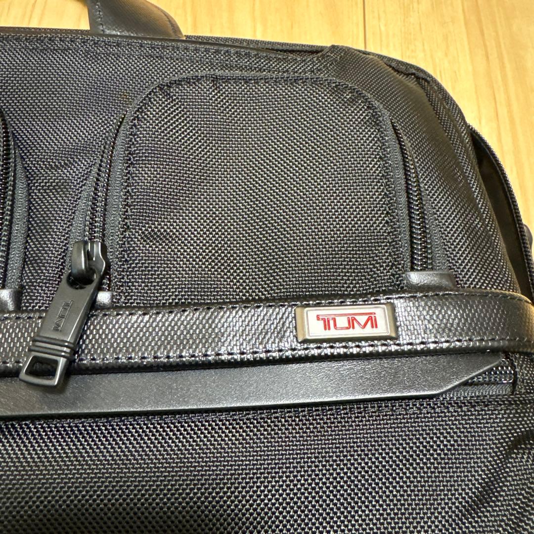 【週末限定値下】コンパクト・ラージ・スクリーン・ラップトップ・ブリーフ｜TUMI