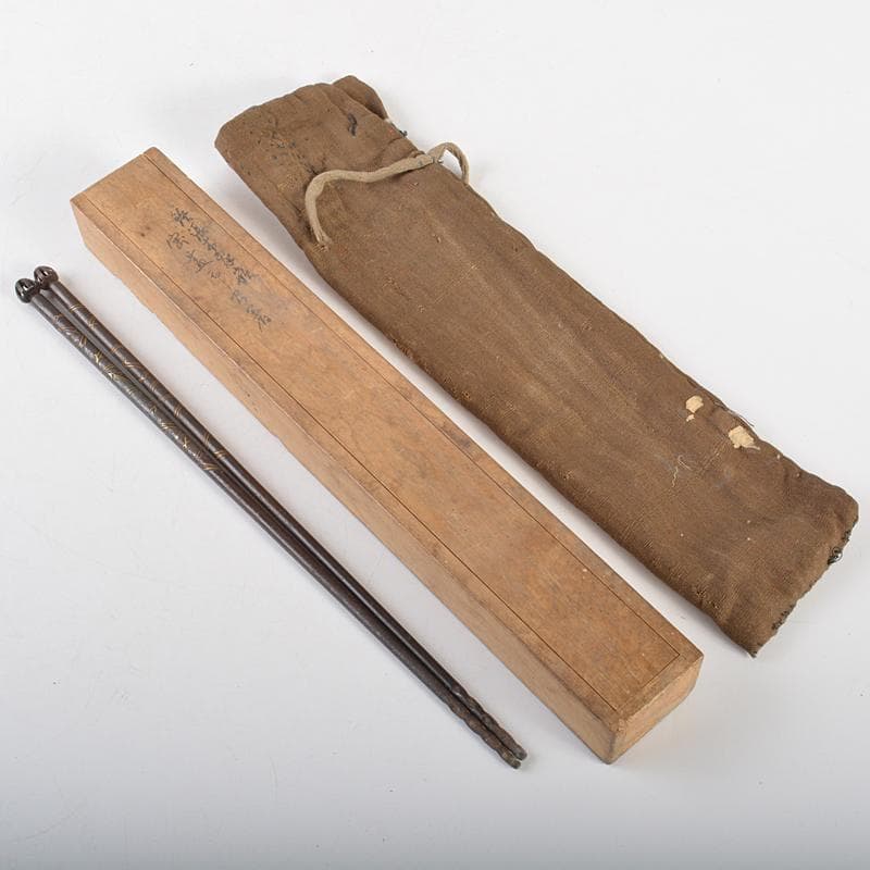 茶道具　香玉堂　鉄張本象嵌　松葉文　火箸　共箱　C　R7228 茶道具 香玉堂 鉄張本象嵌 松葉文 火箸 共箱 C R7228 - メルカリ