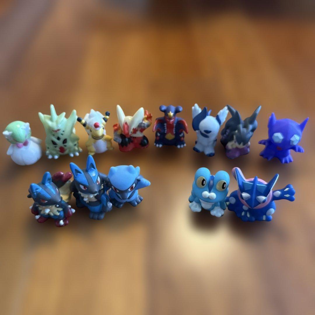 ポケモンキッズ　68体　指人形　フィギュア　まとめ売り　伝説、幻、メガ進化大量