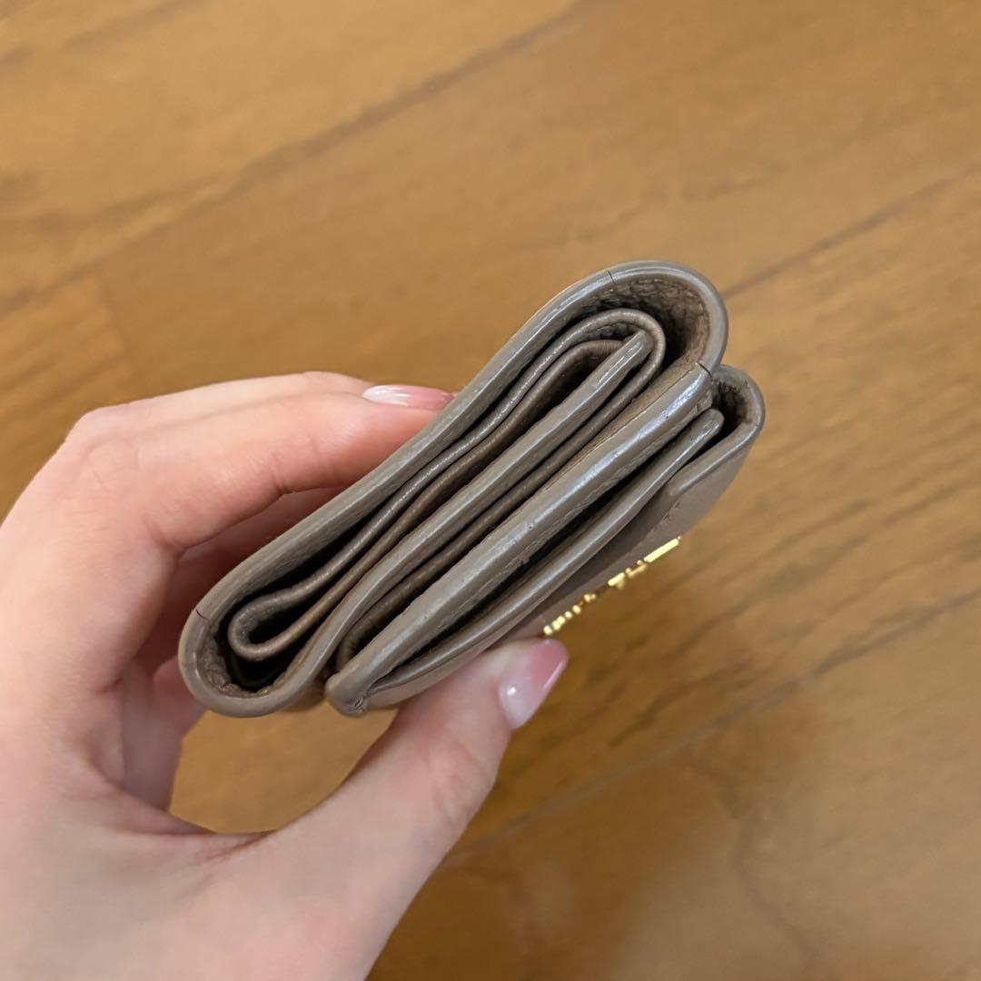 PRADA 3つ折り財布