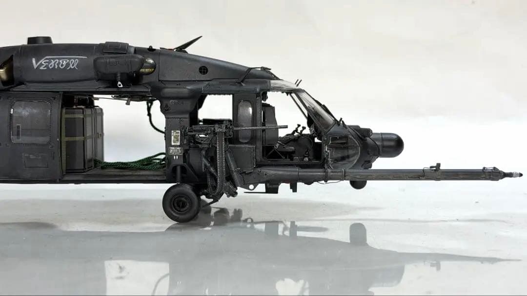 キティーホークモデル　1/35 MH-60Lブラックホーク完成品　改造模型