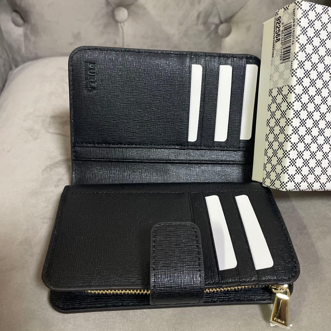 【新品未使用】FURLA フルラ　折り財布　二つ折り財布　黒　ブラック　レザー
