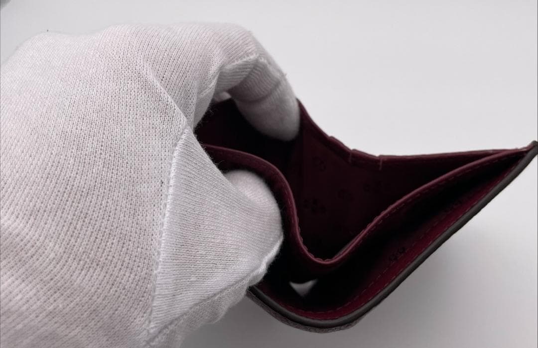 【未使用品】トリーバーチ二つ折りミニ財布ボルドー【箱/保存袋無し