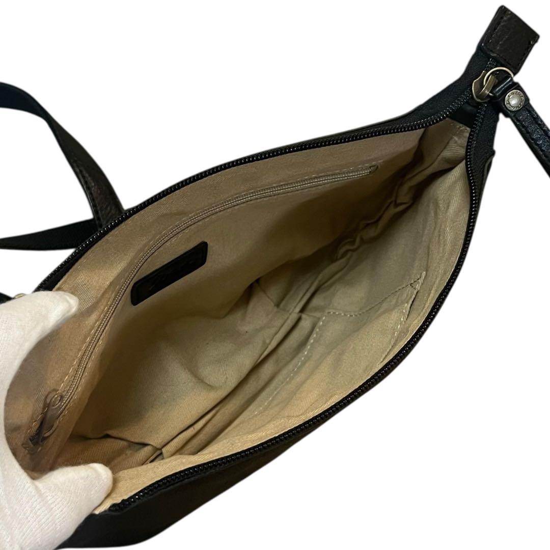 【ほぼ未使用】ダコタ ショルダーバッグ ジェントリー レザー ブラック 斜め掛け