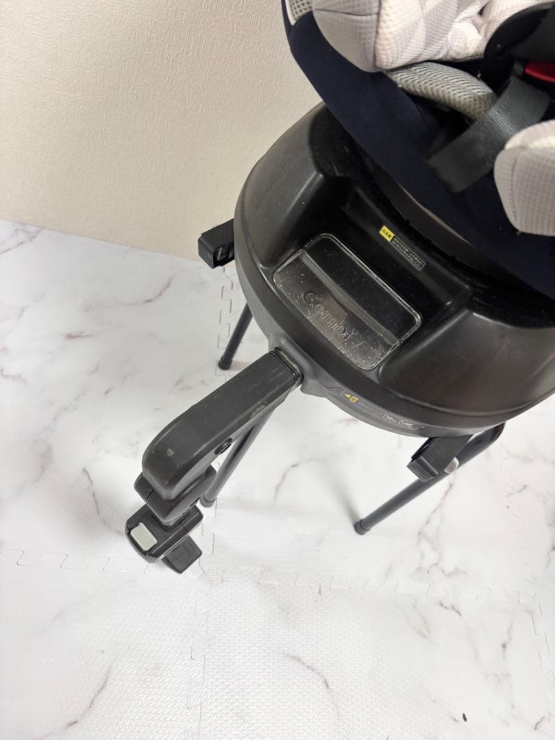 美品 コンビ クルムーヴスマート ISOFIX エッグショック 紺 回転式