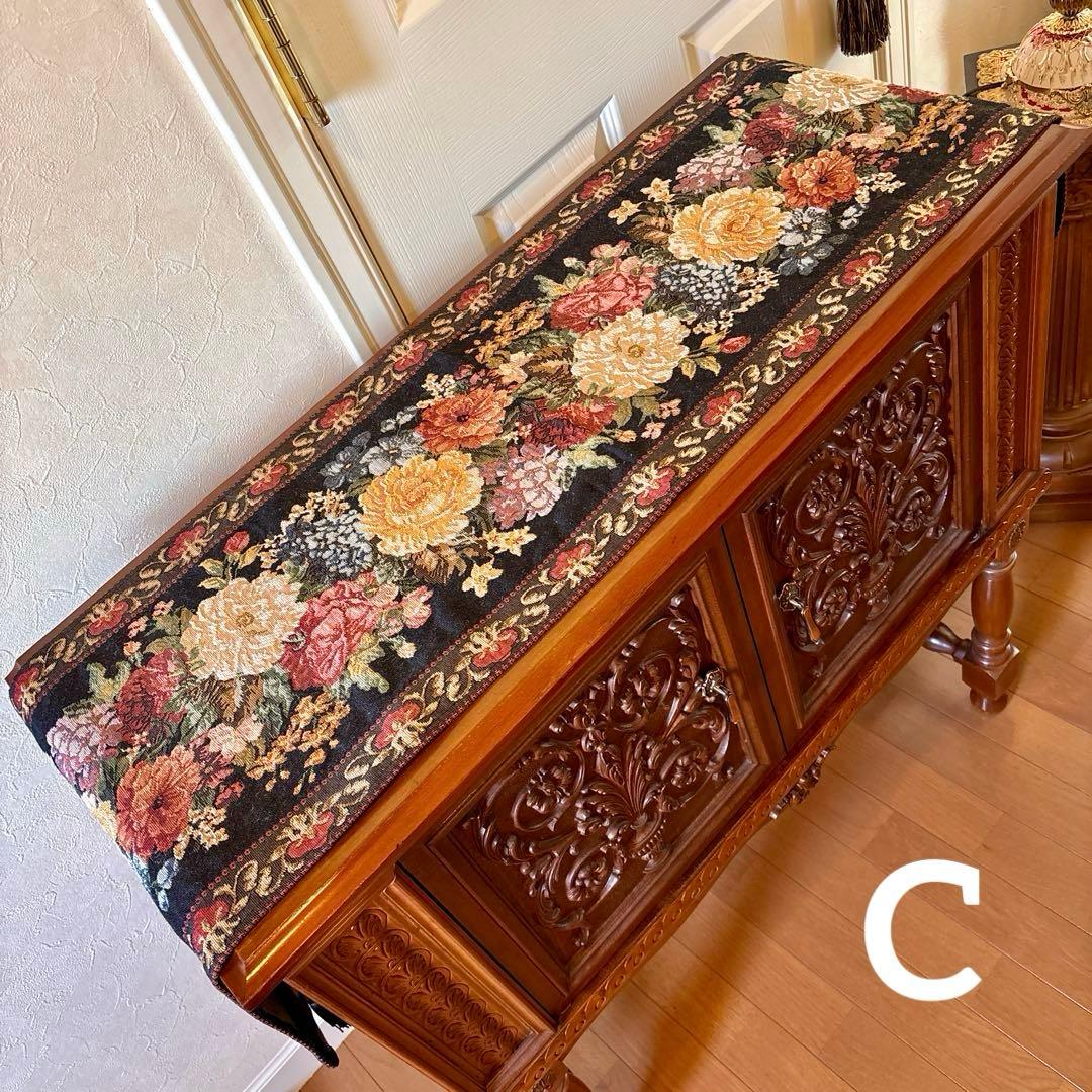 イタリア製 アンティーク彫刻サイドボード(ドイリー付き)天使の絵画は