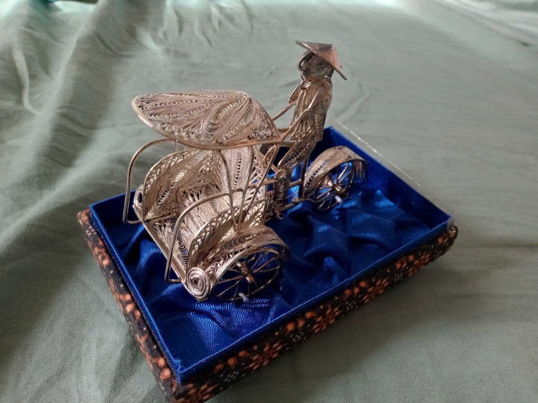 ベチャ　自転車タクシー　アンティーク　シルバー　モチーフ