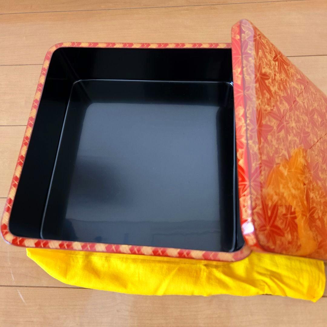 【未使用】輪島塗 四段重 雲錦彫り 詰め網代 沈金 台付き 二枚蓋