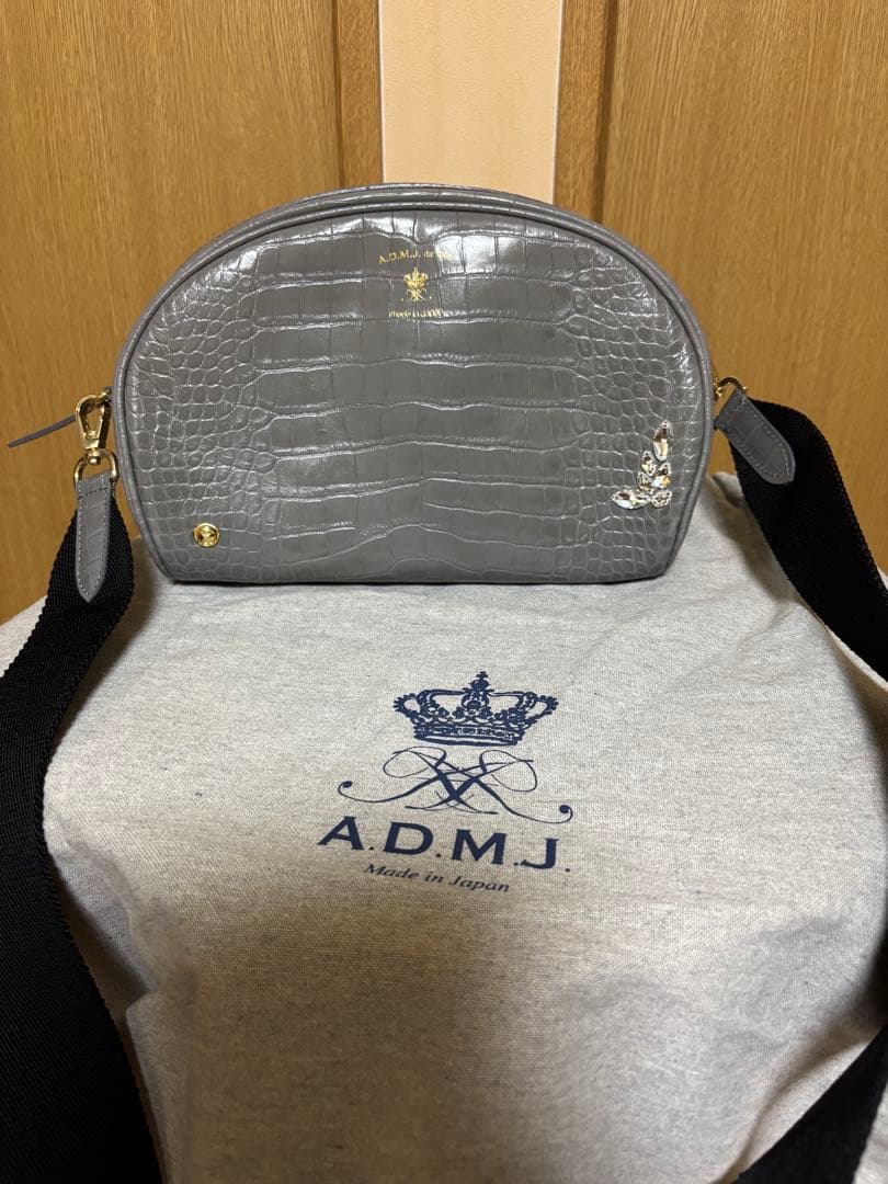 A.D.M.J ショルダーバック A.D.M.J ショルダーバッグ ブラック - 中古バッグ・財布小物