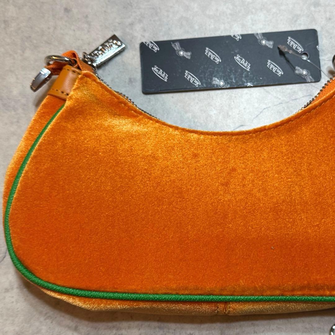 【新品未使用タグ付き】Von Dutch ベロア ロゴショルダーバッグ オレンジ