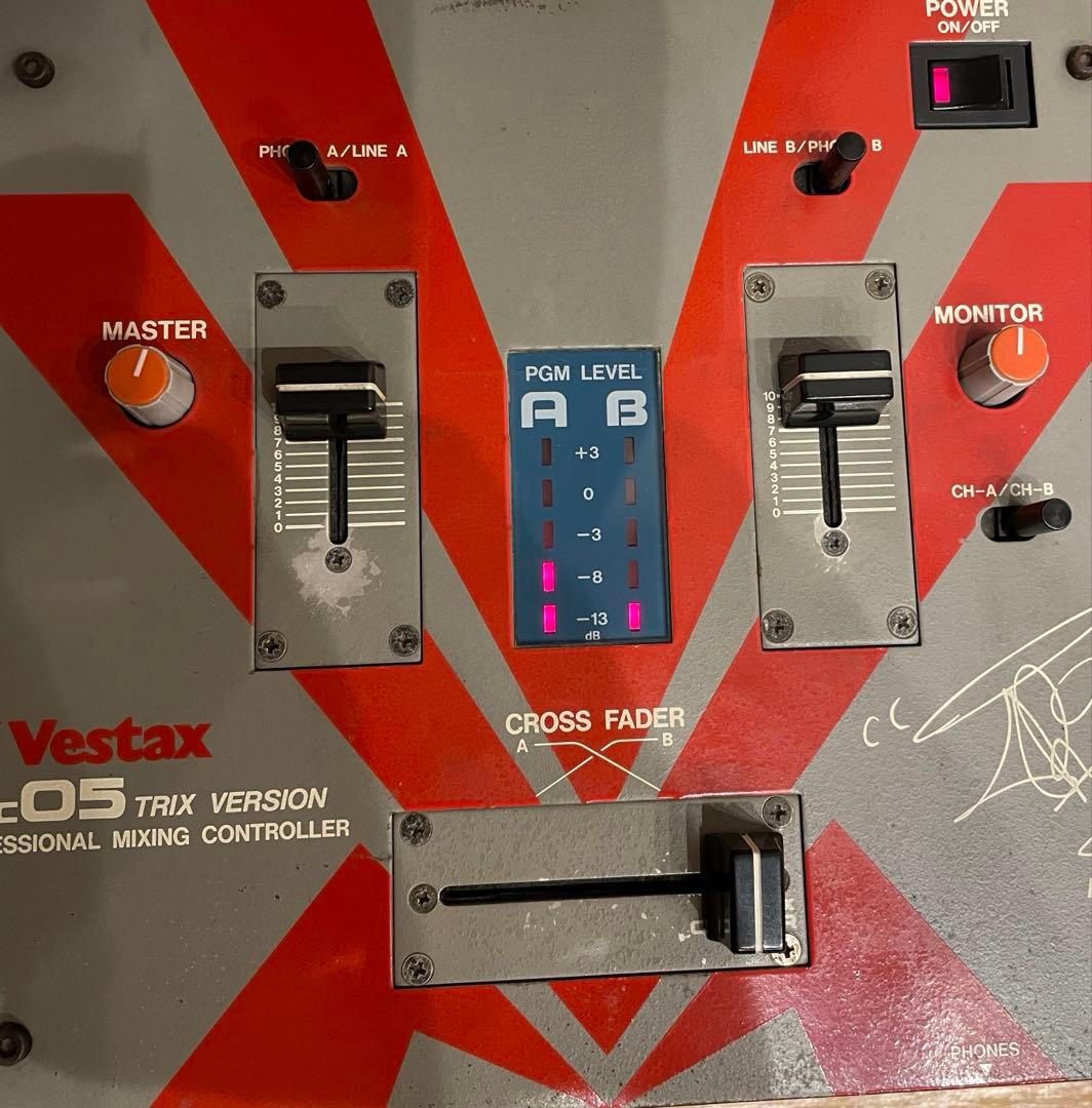 専用 Vestax pmc05 TRIXトリックス DJミキサー 通電確認⭕️