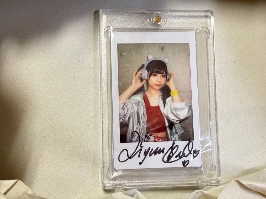 Liyuu サイン入りチェキ「Fo(u)r YuU」 Liyuu 直筆サイン入りチェキ 「Fo(u)r YuU」 1stライブ Liyuuサイン