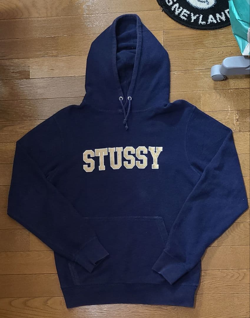 old stussy foodie センターロゴ 黒タグ y2k パーカー 短丈